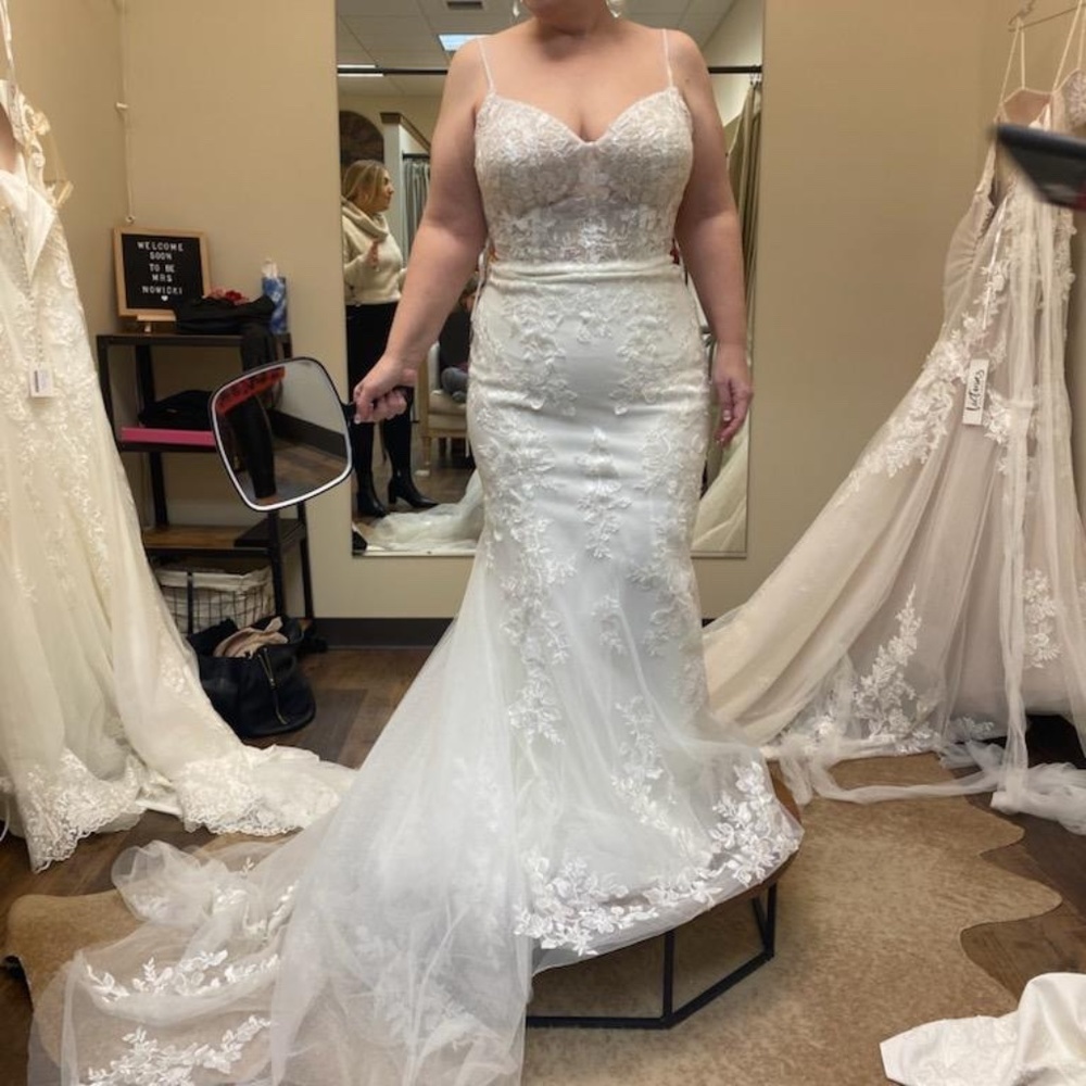 Stella York 7519 fit and flare wedding dress size 12 - Picture 4 of 10